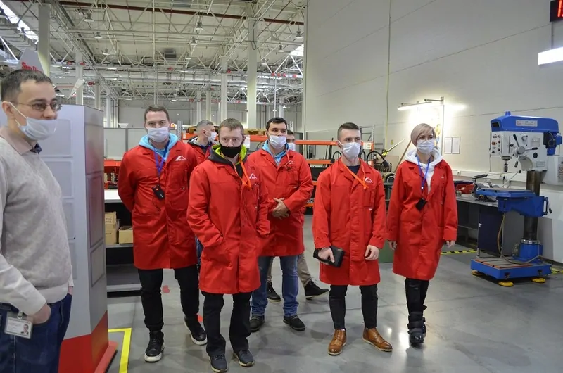 Сотрудники компании «Пластика окон» на заводе «РОТО ФРАНК». © Roto 